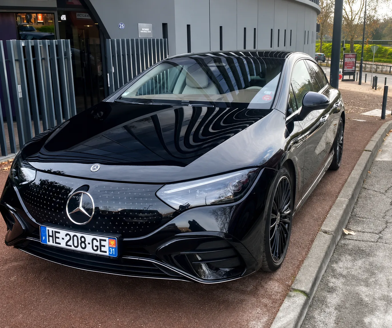 Mercedes EQE noire — berline électrique de Toulouse VTC Pro, chauffeur privé à Toulouse